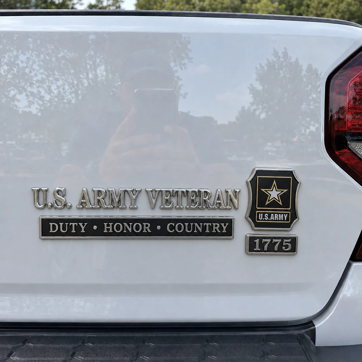 U.S. Army Veteran Duty Honor Country Car Emblem Metal Badge